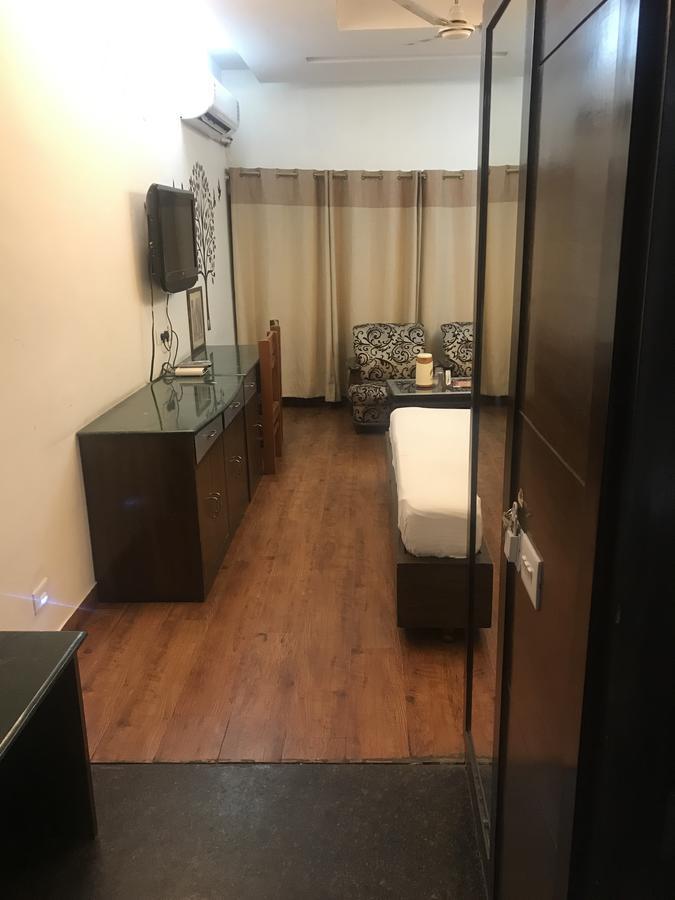 Hotel Amar Chandīgarh Zewnętrze zdjęcie